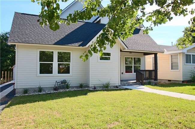 Foto del edificio - 705 Harris Ave