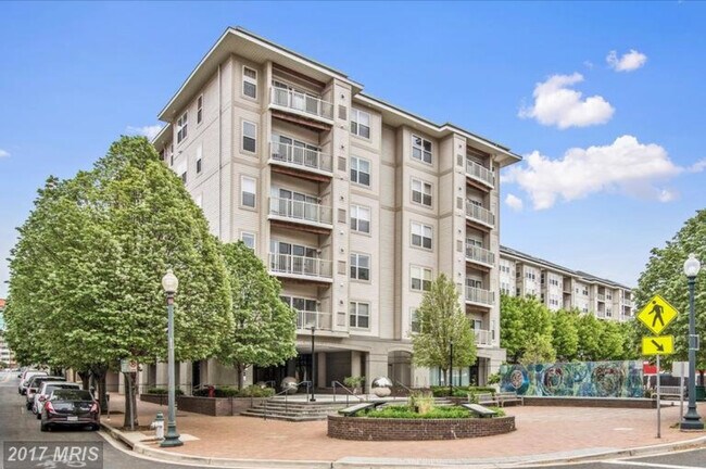 Foto del edificio - 8045 Newell St