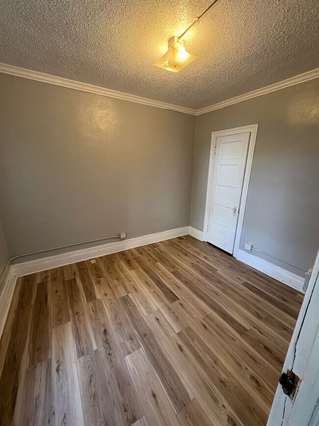 Foto del edificio - 805 W 4th St