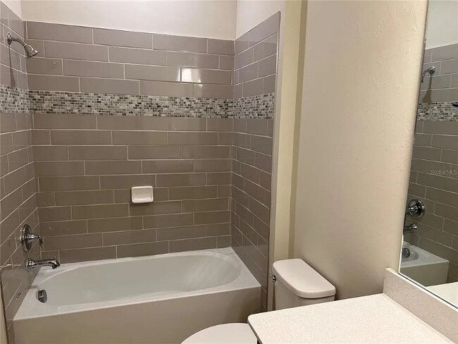 Foto del edificio - 6202 Baywood Ct