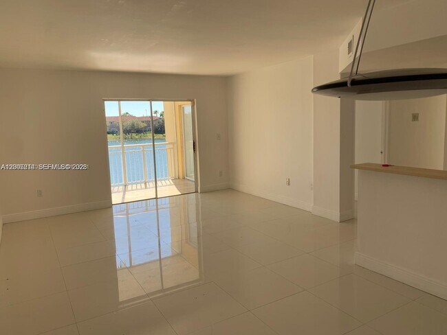 Foto del edificio - 8590 SW 212th St