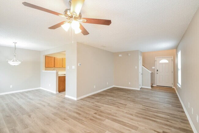 Foto del edificio - 16753 Aulton Dr