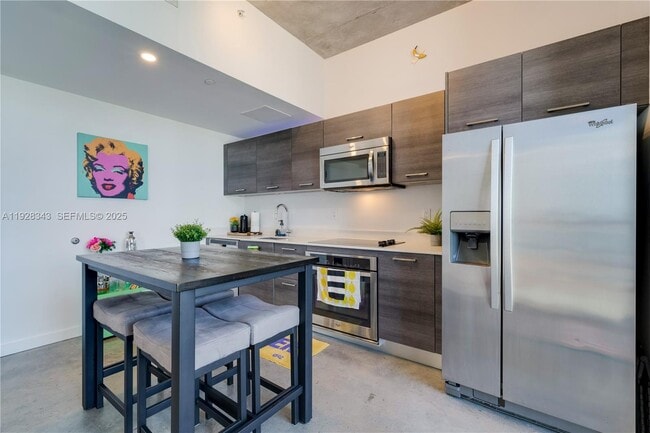 Foto del edificio - 151 SE 1st St