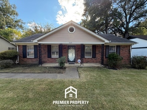 Building Photo - 7149 Tulip Trail Dr