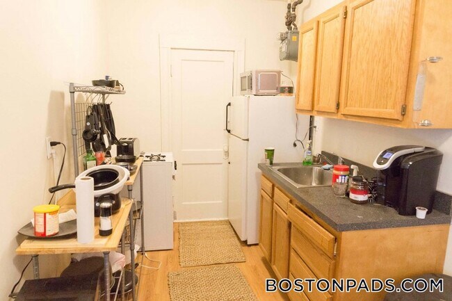 Building Photo - 1167 Boylston St