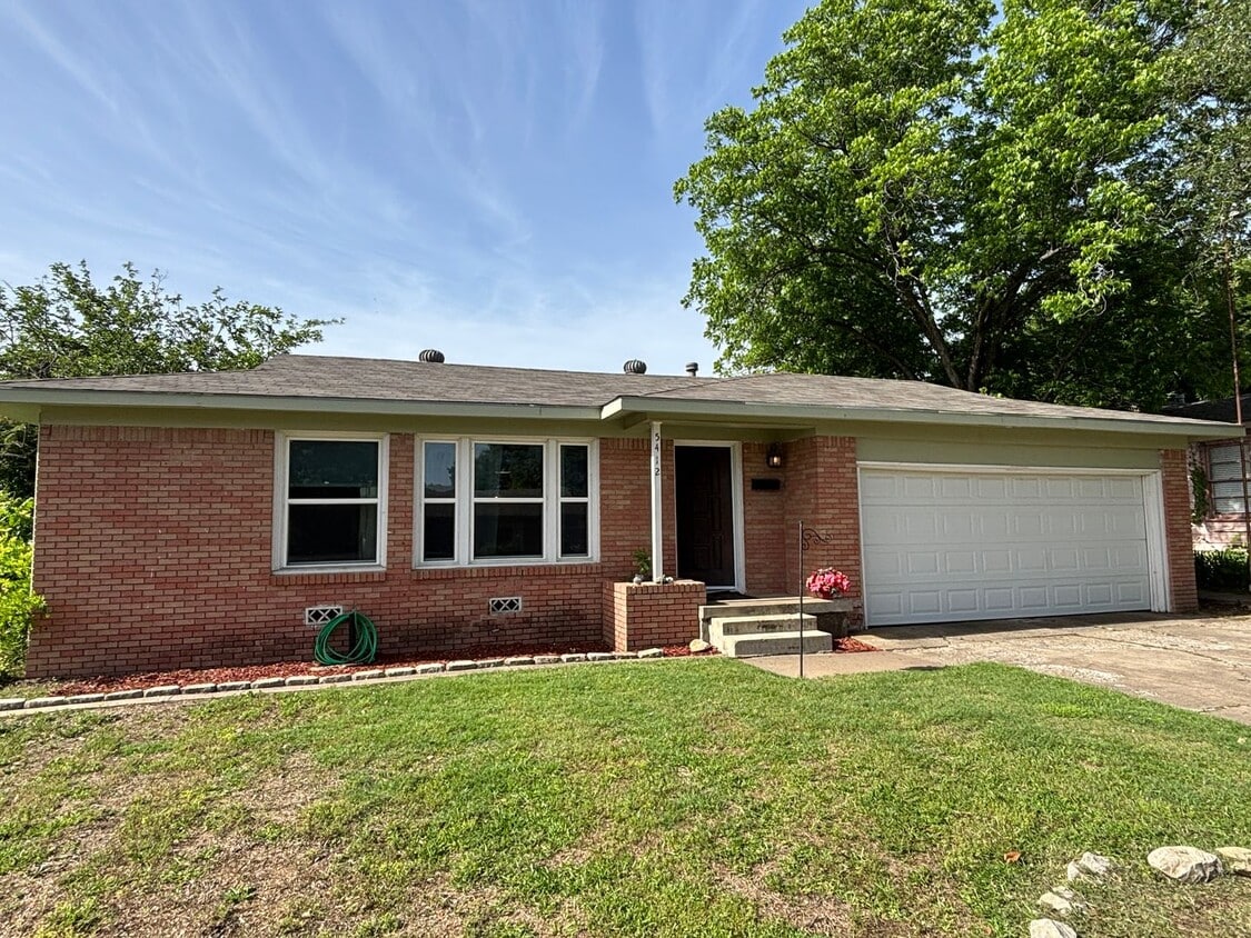 Primary Photo - Charming 3-Bedroom Home in Birdville ISD!