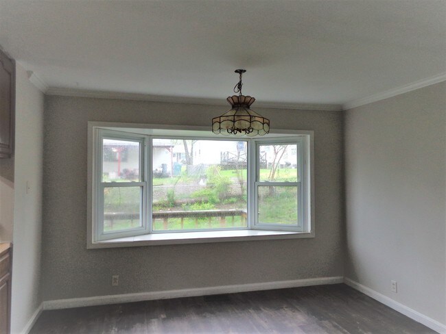 Building Photo - 1143 Roxton Dr
