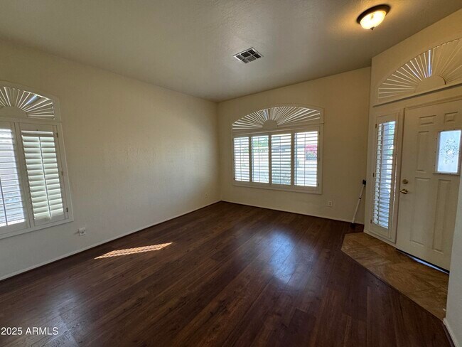 Building Photo - 19231 N Coyote Lakes Pkwy