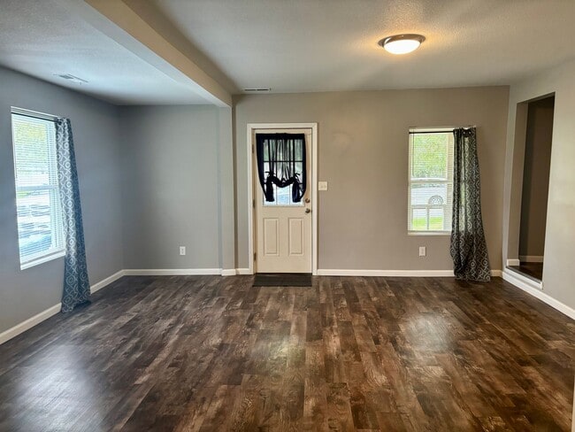 Building Photo - Check Out This 3-Bed/1-Bath House in Bluff...