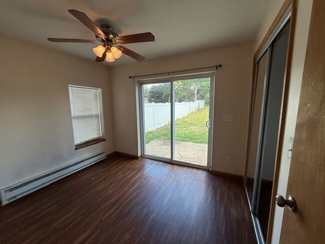 Building Photo - Beautifully Remodeled Duplex in the Villag...