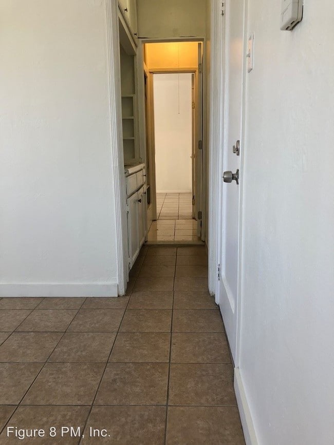 Foto del edificio - 4717 Valley Blvd