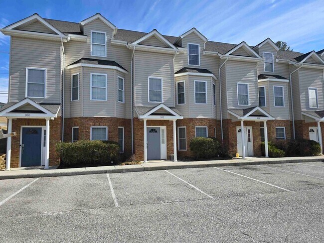 Foto del edificio - 102 Sutherland Dr