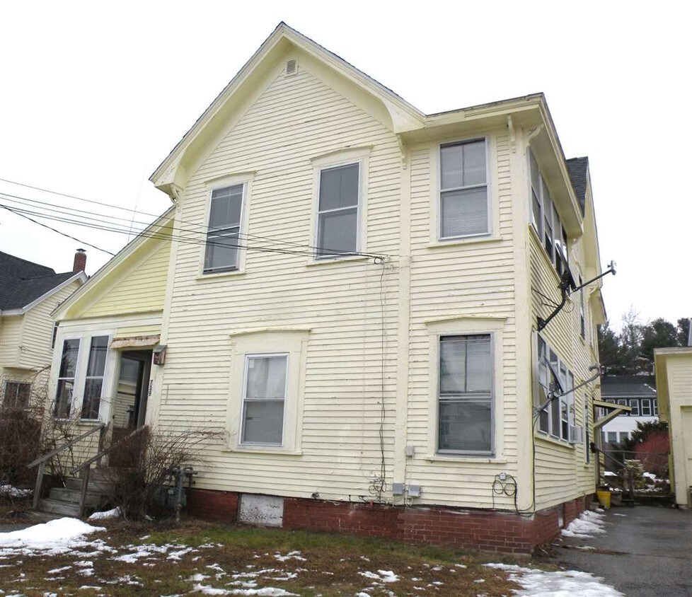 Primary Photo - 739 Hall St