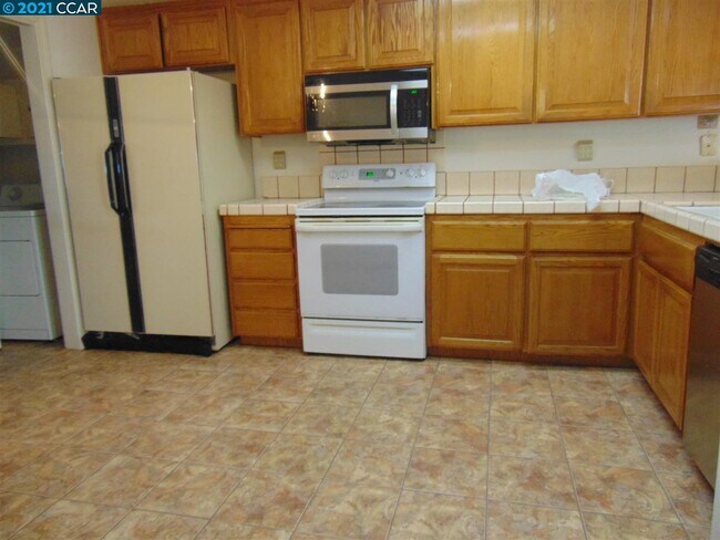 Building Photo - 1300 Black Oak Ct