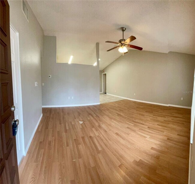 Foto del edificio - 7986 Avenal Loop