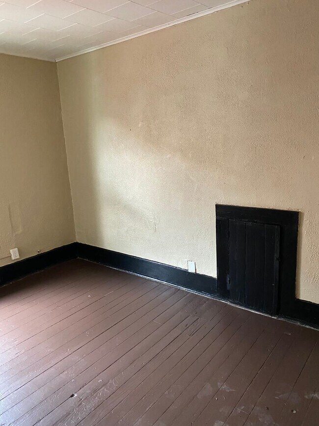 Foto del edificio - 2 br, 1 bath House - 28 W Terrace