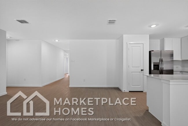 Building Photo - 412 Sambal Dr