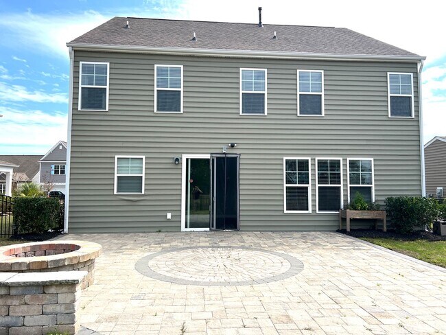 Foto del edificio - Pet-friendly, 4 Bedroom, 2.5 Bath Home for...