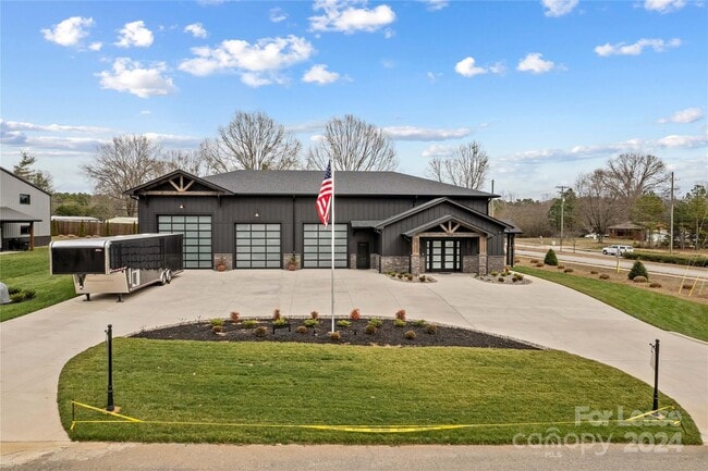 Building Photo - 108 Pine Meadow Ln