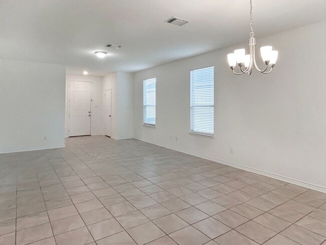 Building Photo - Open-Concept Converse Home with Loft + Covered Patio