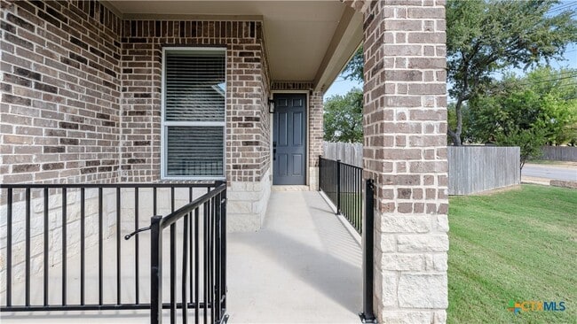 Foto del edificio - 9228 Lonesome Oak Drive