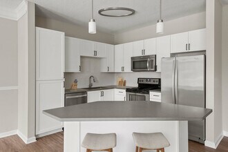 Building Photo - Farrington Midtown