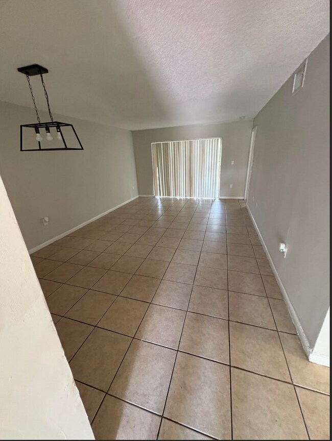 Foto del edificio - 2591 NW 56th Ave