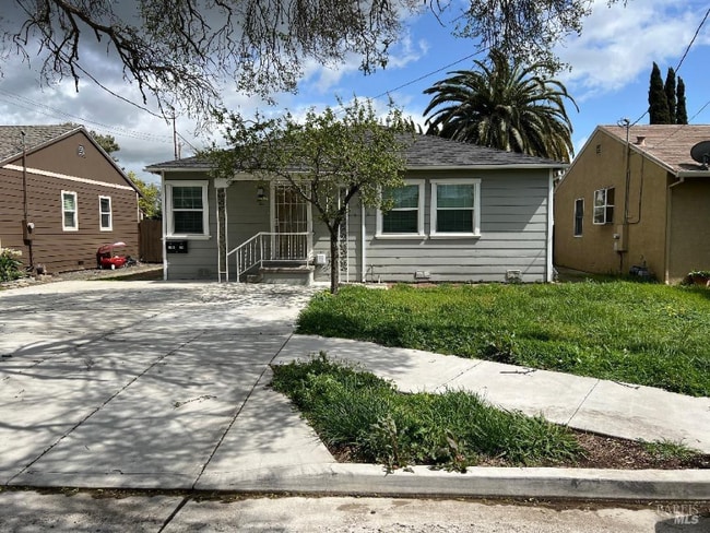 Building Photo - 210 Taylor St