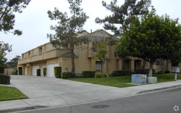 Primary Photo - Terrace Pines Townhomes