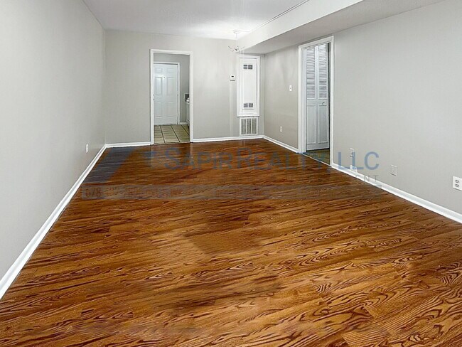 Foto del edificio - 3300 College St