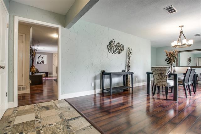 Foto del edificio - 2906 Sharpview Ln