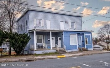 Building Photo - 1202 Main St
