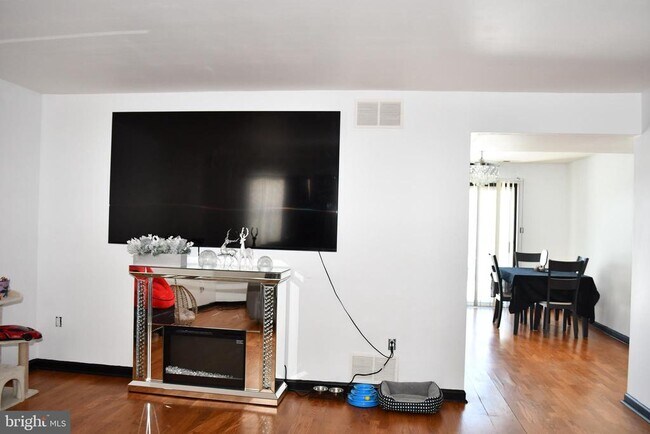 Foto del edificio - 46 Hillside Ct