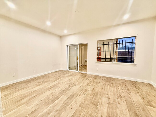 Foto del edificio - 11122 Village Bend Ln