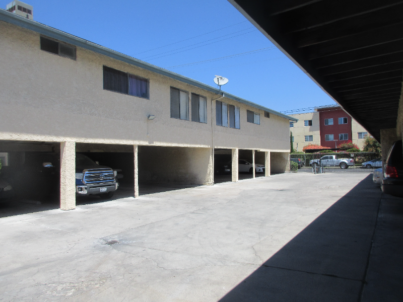 Primary Photo - 8856 Willis Ave