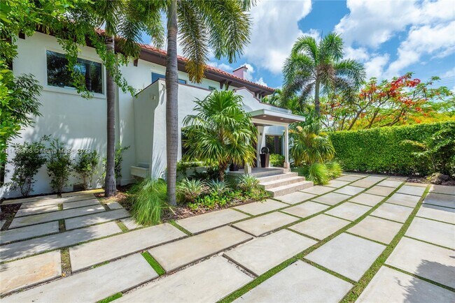 Building Photo - 2500 S Miami Ave