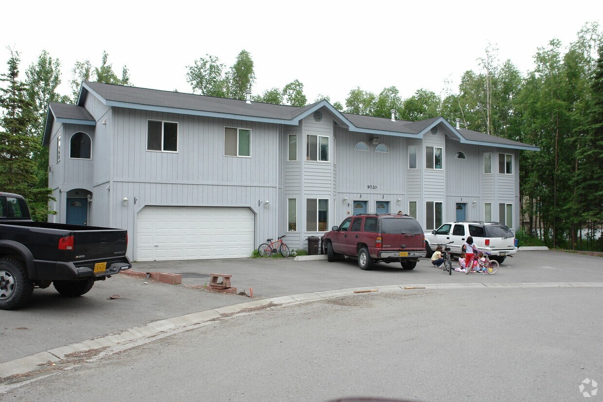 Primary Photo - 9720-9732 Morningside Loop
