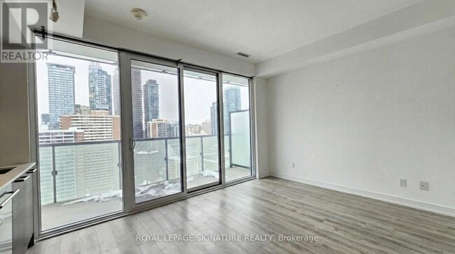 Building Photo - 28 Wellesley St E