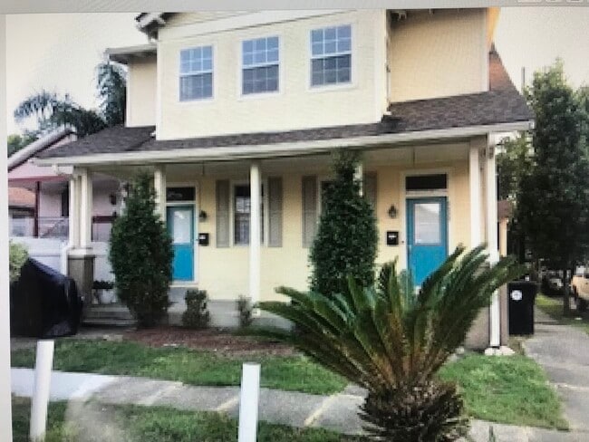 Front - 4436 General Pershing St