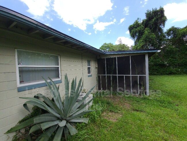 Building Photo - 7052 King Arthur Rd N