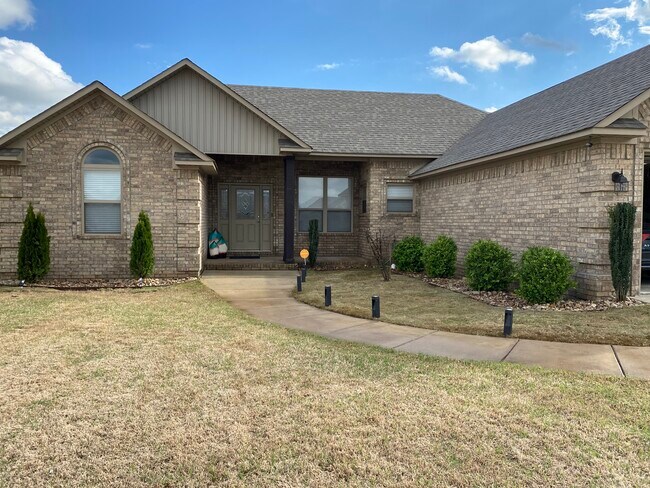 Building Photo - 1021 Puritan Dr