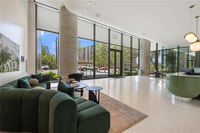 Foto del edificio - 44 East Ave