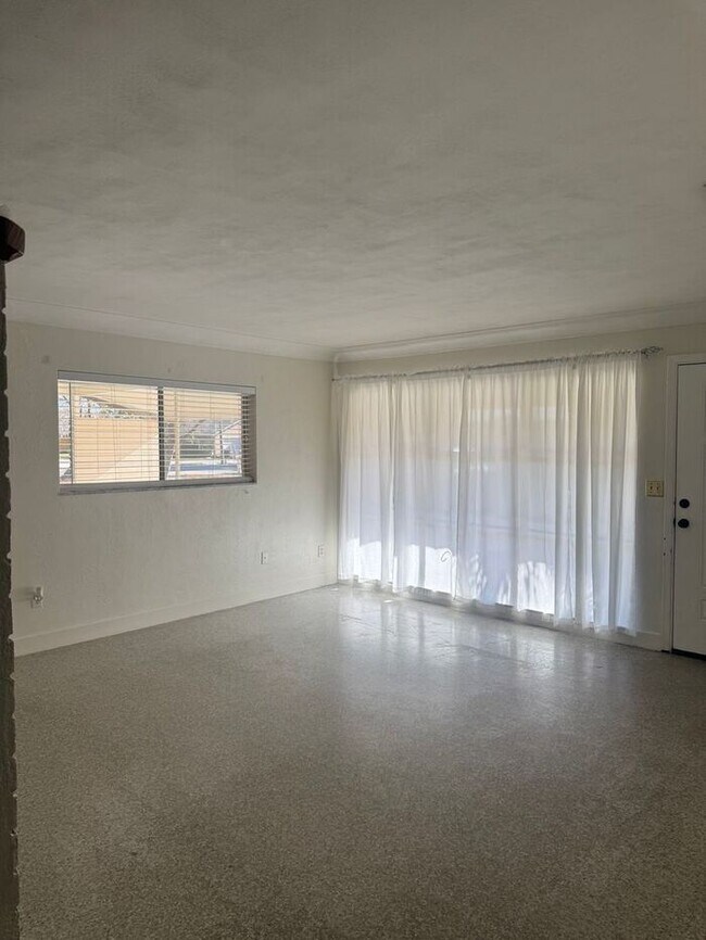 Building Photo - Lovely and well cared for home in Altamonte Springs