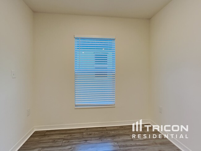 Foto del edificio - 4548 Breccia Ln