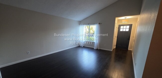 Foto del edificio - Charming and spacious 3 bedroom, 2 bath si...