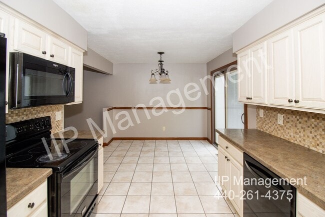 Building Photo - 840 E 332nd St