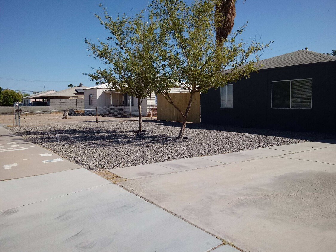 Vista de frente - 1629 S 11th Ave