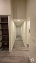 Building Photo - 1305 S Puget Dr
