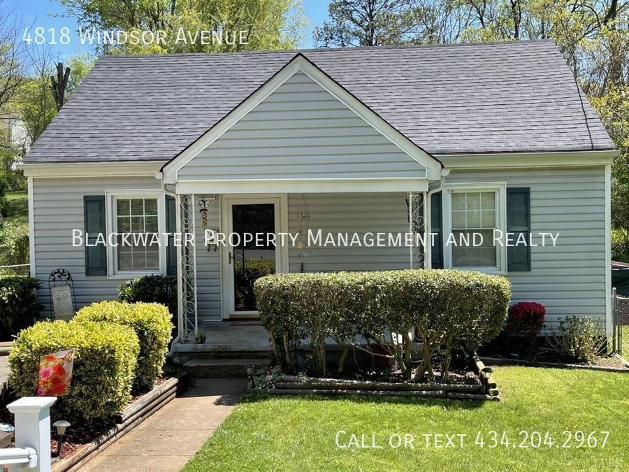 Primary Photo - 4 Bedroom Home off Fort Avenue!