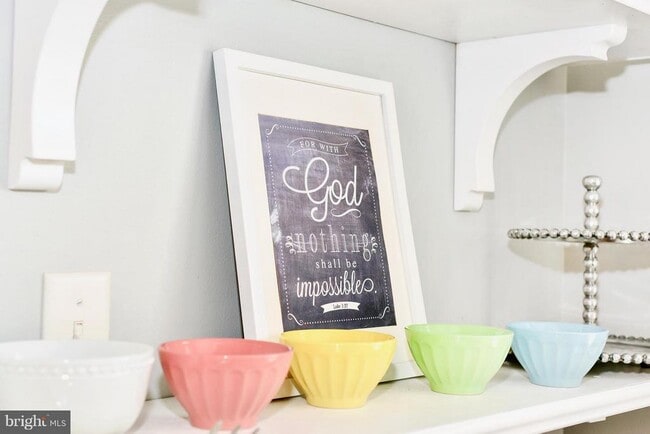 Building Photo - 102 Peregrine Ln